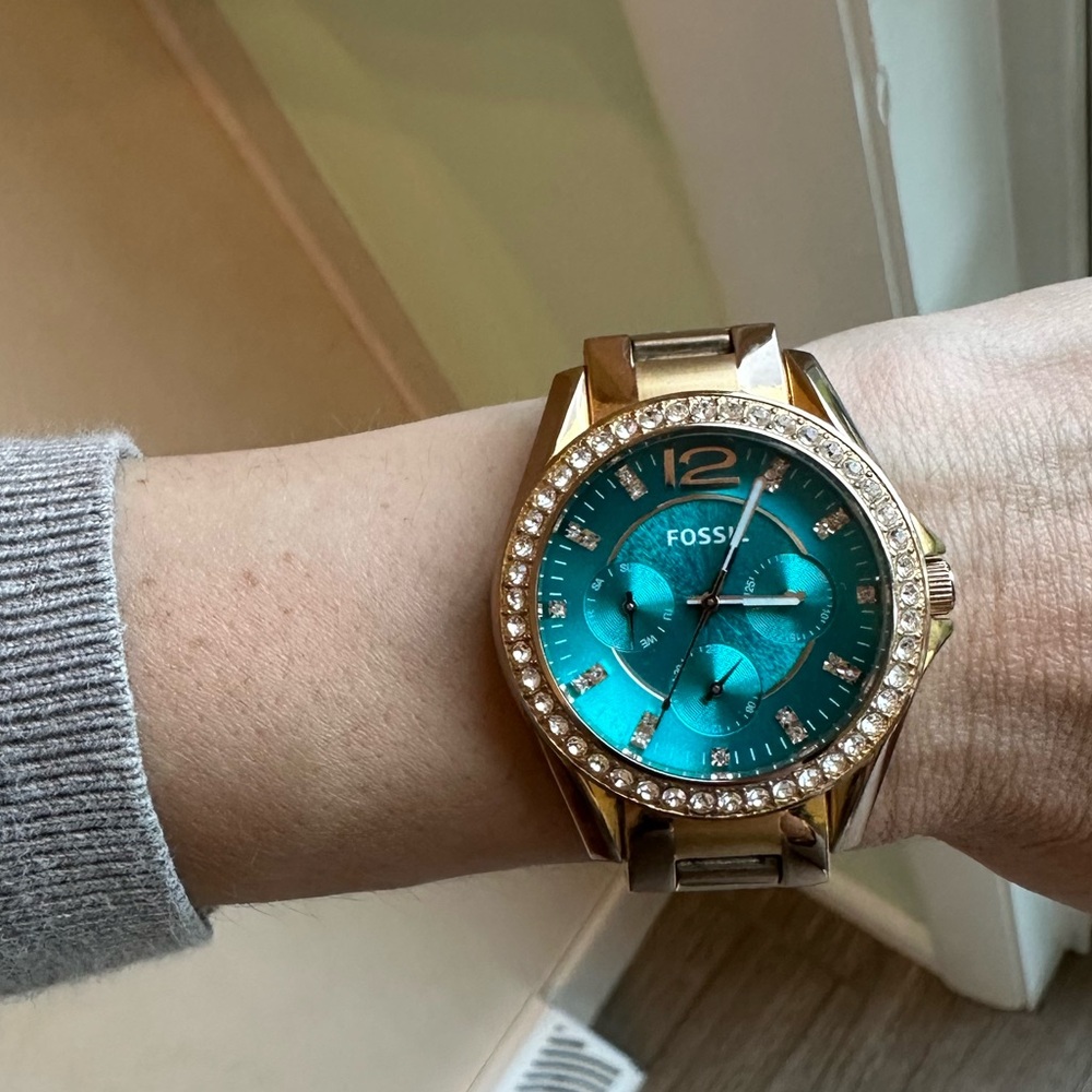 Rose Gold Fossil Watch with a Teal Face. Women’s Watch. Already Sized.